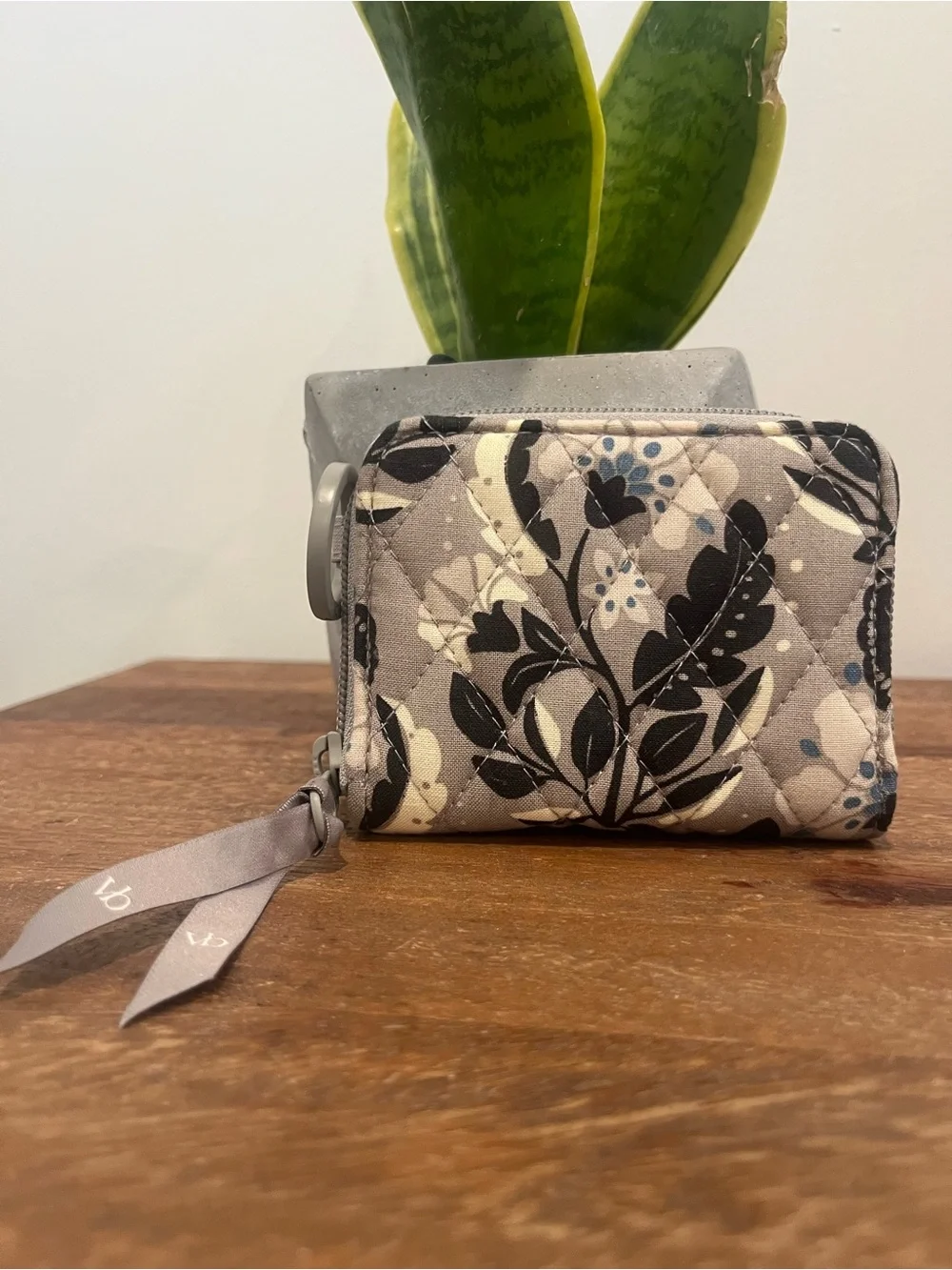 Vera Bradley Gray Floral Quilted Zip Card Wallet with Keyring